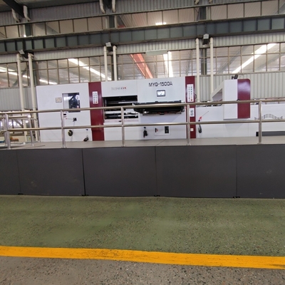 부드러운 980mm 코러브 카드보드 다이 커터 PLC 제어