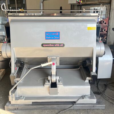 7000kg 호러브 카튼 다이 컷 머신 수동 먹이기와 기계 무게 1500kg 산업용