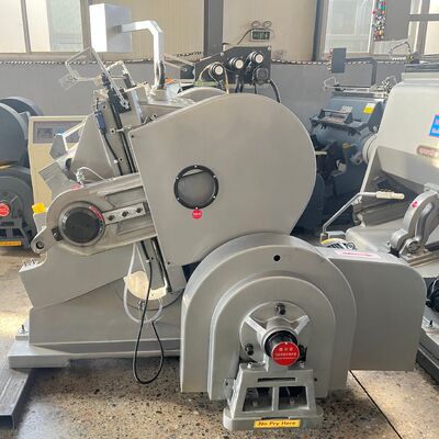 플래트베드 다이 노러비드 카튼 다이 절단 기계 장착 기계 차원 5129 4150 2346mm 및 높은 절단 정확성 산업용 이상