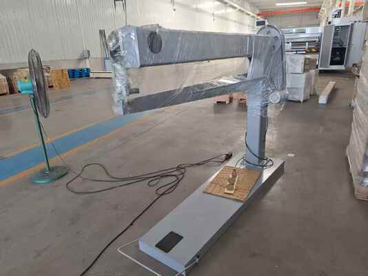 안정적인 회전 작동, 우수한 포장을 위한 고속 1800mm 길이의 수동 박스 스티칭 기계 DZX1800