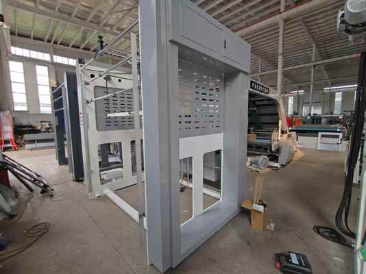 HL1600 자동 플루트 라미네이팅 기계 1600X1250mm 최대 라미네이팅 크기, 5500 장/시간 속도, PLC 프로그램 제어